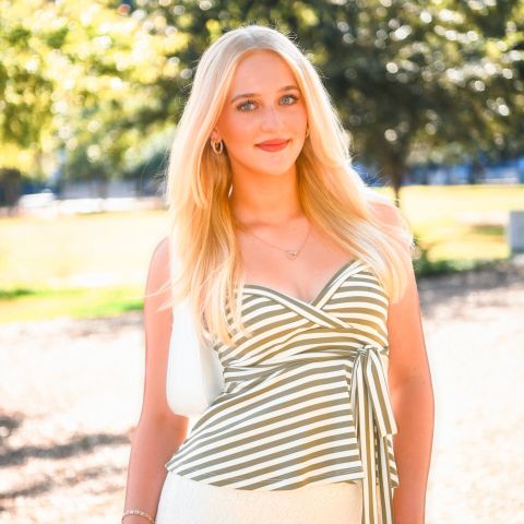 everyone say hey to Kiersten, one of our future EVER residents

she knows what she wants and she has great taste. here’s why she chose EVER for Fall ’27 👇

“I signed with EVER because the location is perfect for me and my lifestyle. Being close to Century Square, Northgate, and all my classes, is super convenient, making my daily commute easier. In addition to its location, EVER has amazing amenities that prioritize my wellness and comfort. I am so excited to be joining the EVER community for Fall 2027!”

now it’s your turn. let’s make it official 🤝